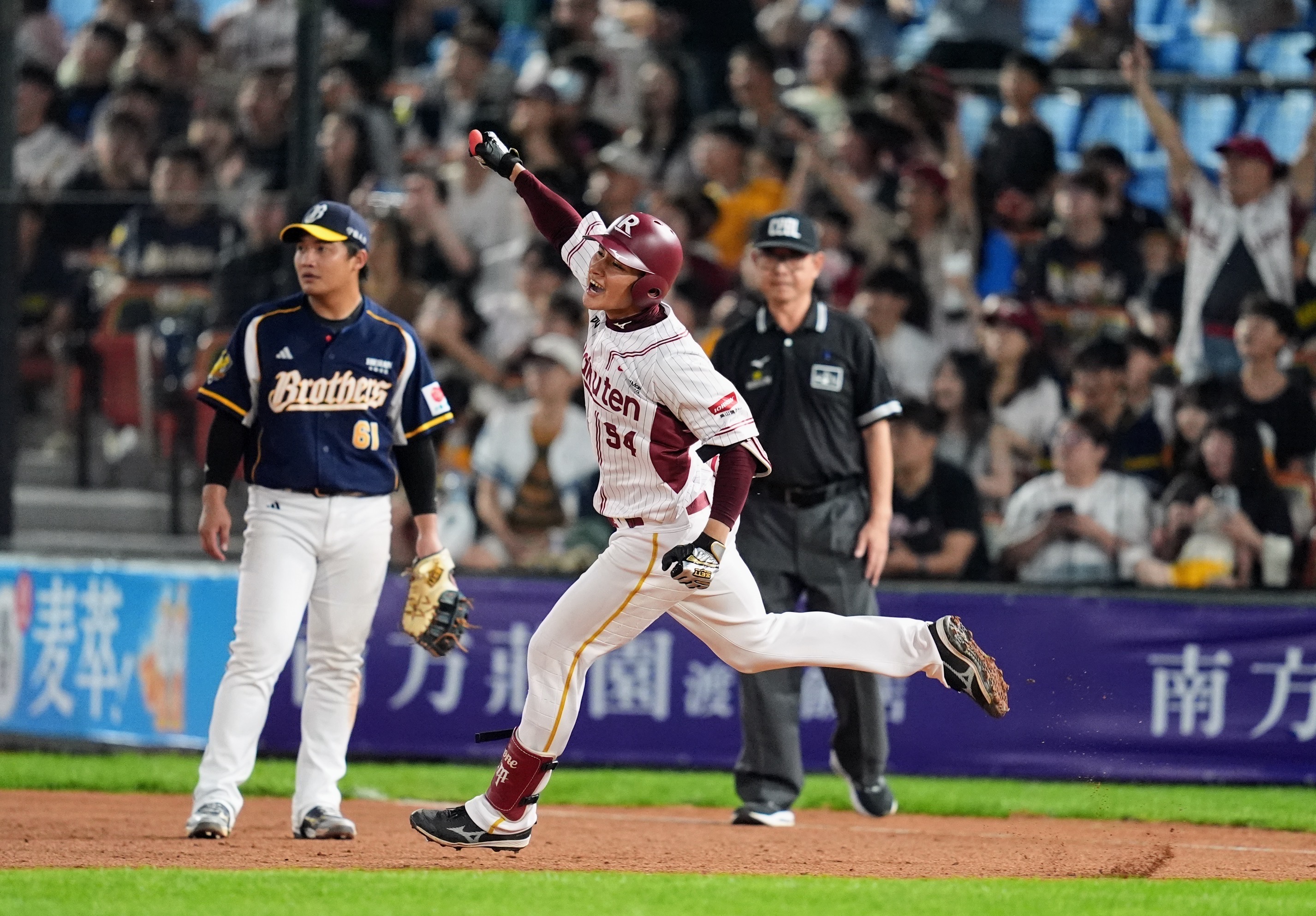 中職／苦等7年終於開轟！馬傑森首轟點燃桃園煙火